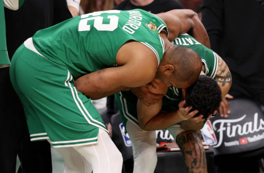 夺冠瞬间!运动员泪洒赛场感动全场的简单介绍 夺冠瞬间!运动员泪洒赛场感动全场的简单介绍