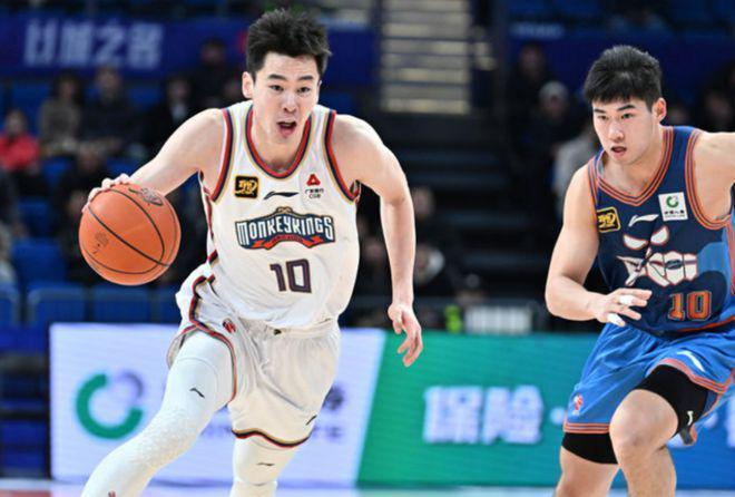 长春队逆转取胜，豪取三连胜(长春队我们并肩战斗,长春队我们荣辱与共)