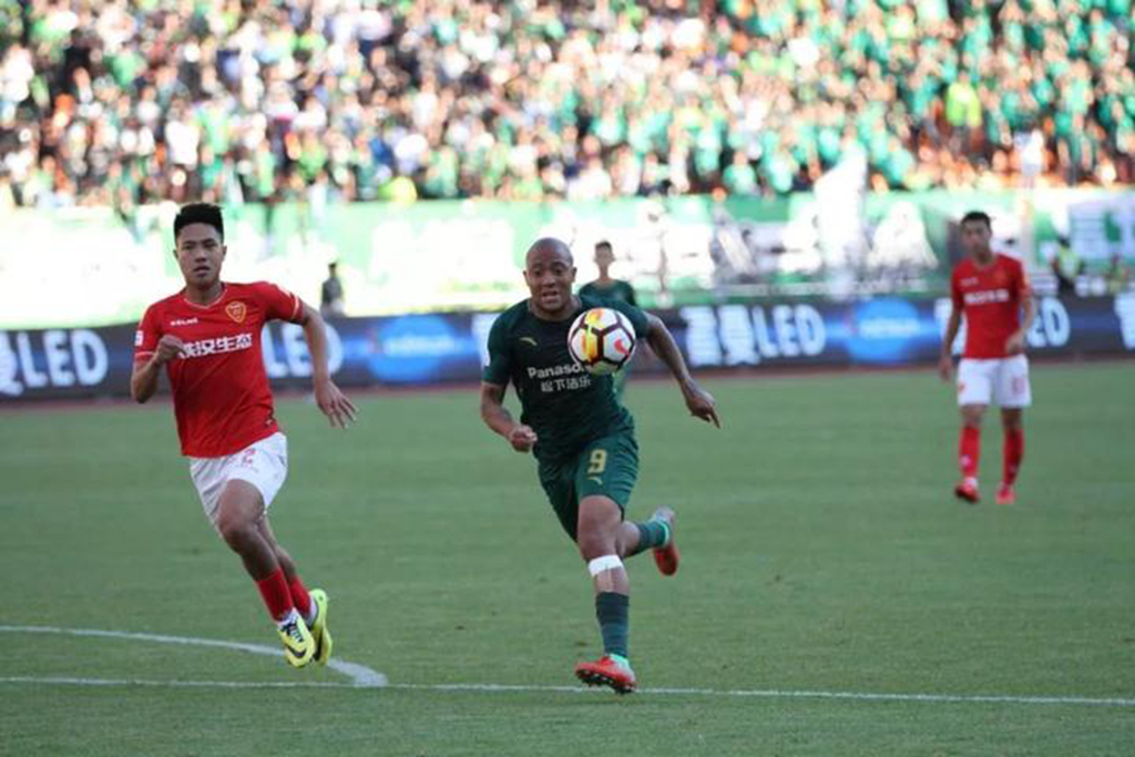 青海男篮高效攻防,实现反超 青海男篮高效攻防,实现反超