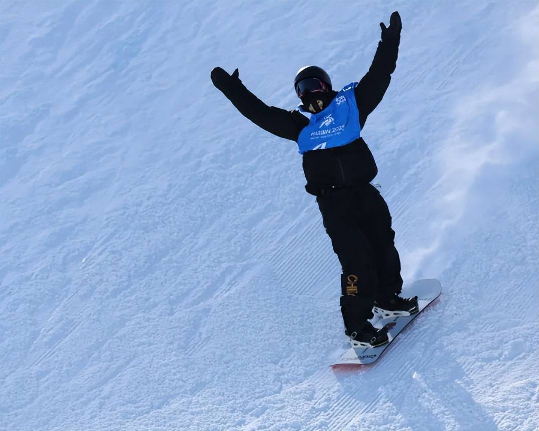 苏里南队在田径比赛中斩获奖牌 苏里南队在田径比赛中斩获奖牌