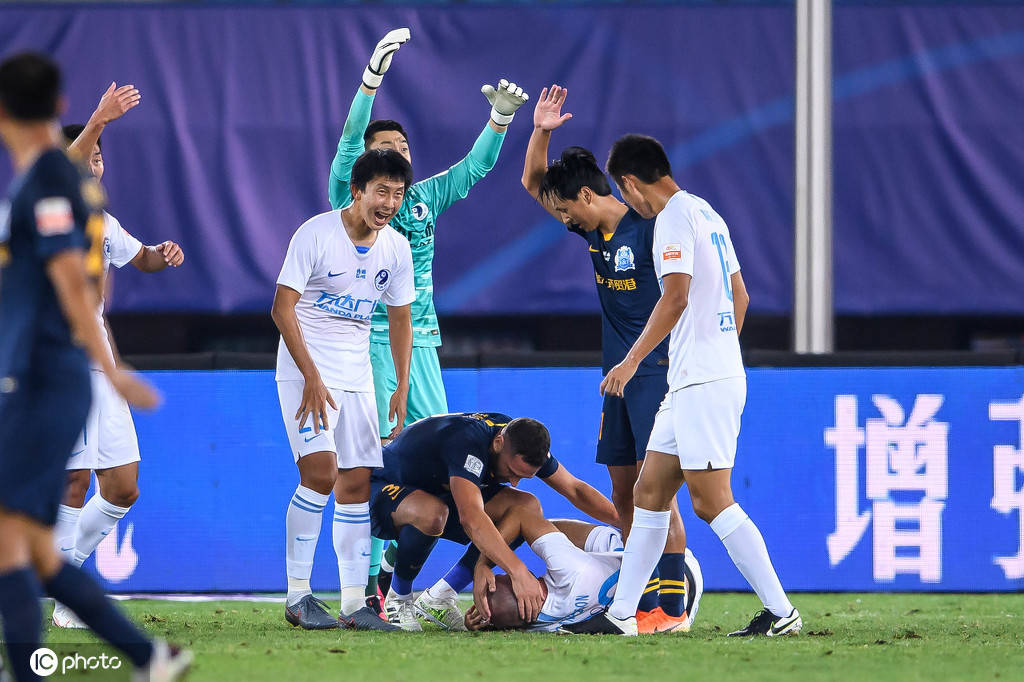 aoa体育体育网站-大连人赢得战役，继续保持不败