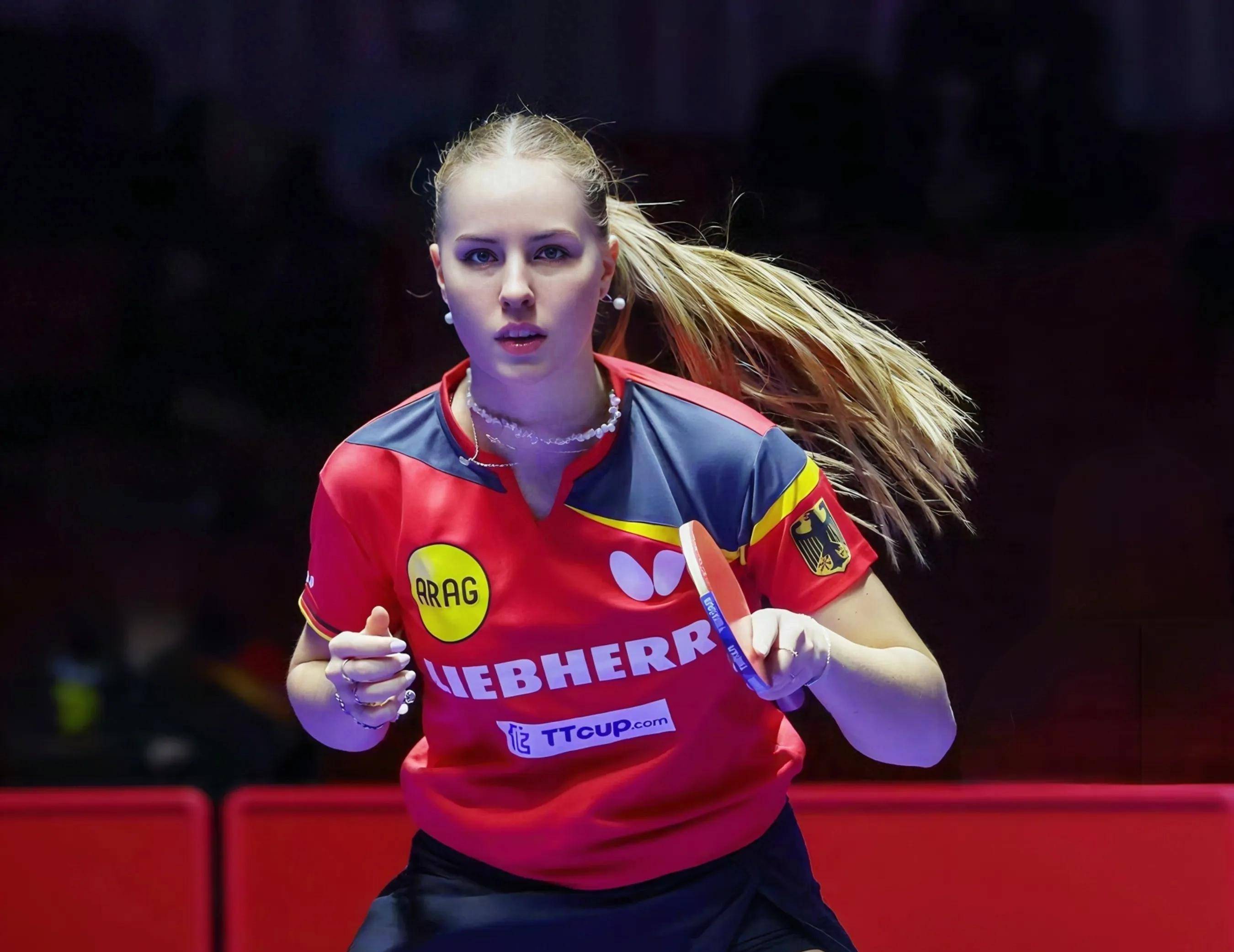 aoa体育体育官方登录入口-德国足坛新星崛起，旧雄重新亮相