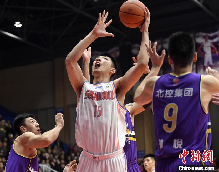 四川队惨遭惨败，主教练倍感压力，寻找突破口的简单介绍