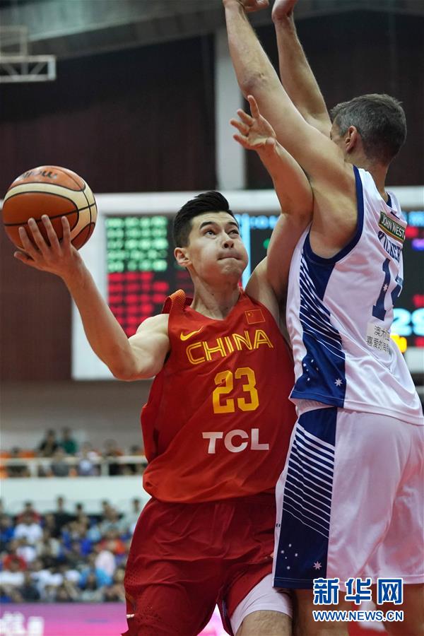 aoa体育体育官网入口-红队对阵蓝队，场上激烈对抗展现体育精神的简单介绍