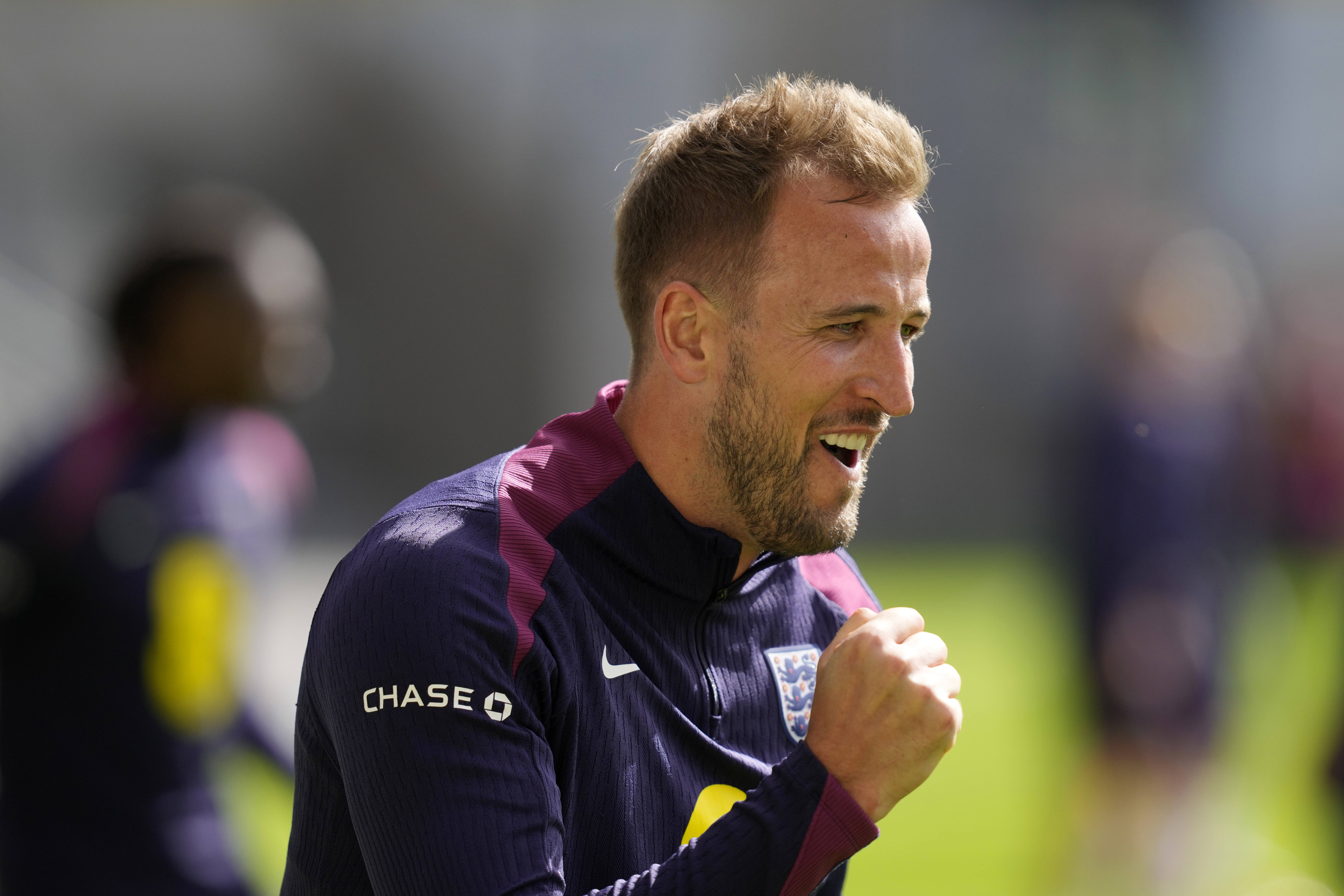 英格兰球员发挥出色,跻身欧预赛半决赛的简单介绍 英格兰球员发挥出色,跻身欧预赛半决赛的简单介绍