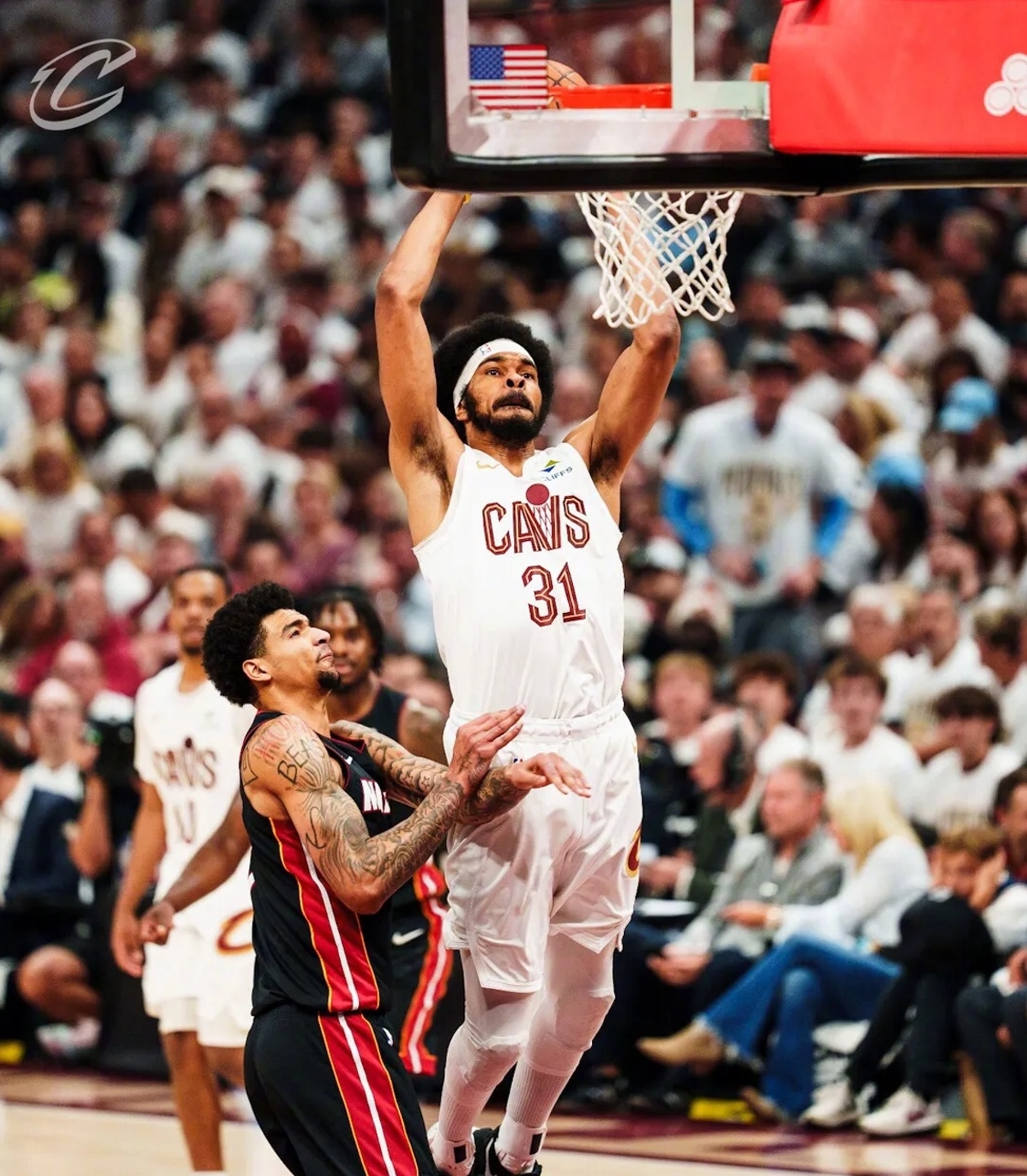 aoa体育体育官网入口-包含热火内线崛起，为球队赢得关键胜利的词条