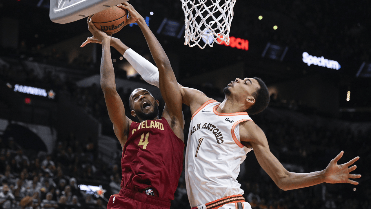 骑士不敌马刺,遭遇两连败 骑士不敌马刺,遭遇两连败