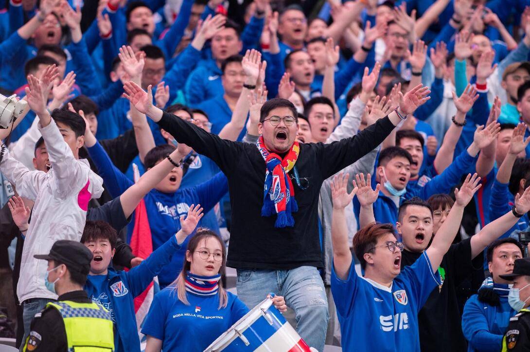 热门球队展现出众表现,球迷热情不减! 热门球队展现出众表现,球迷热情不减!