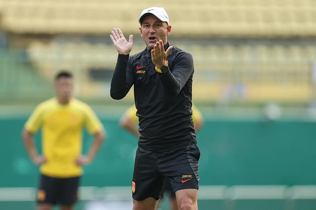 包含奥地利队压力山大,争取胜利的词条